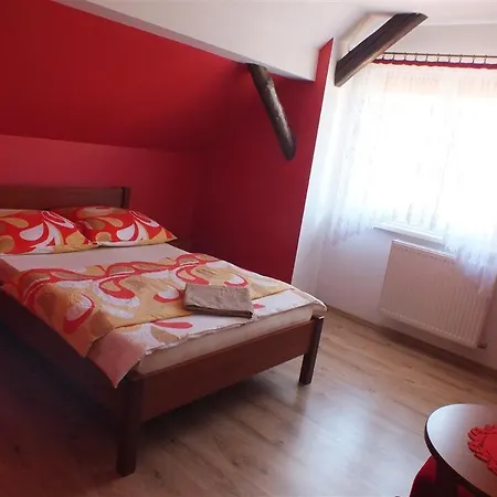 Privatunterkunft Dom Na Lesnej Gorze *